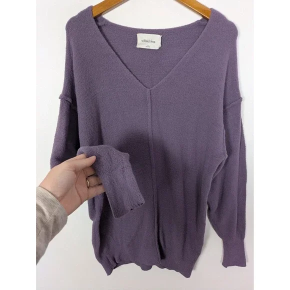 Aritzia Wilfred Free Sweater XS Hush Knit V Neck Soft Cozy Oversized Purple $98 - Picture 3 of 8